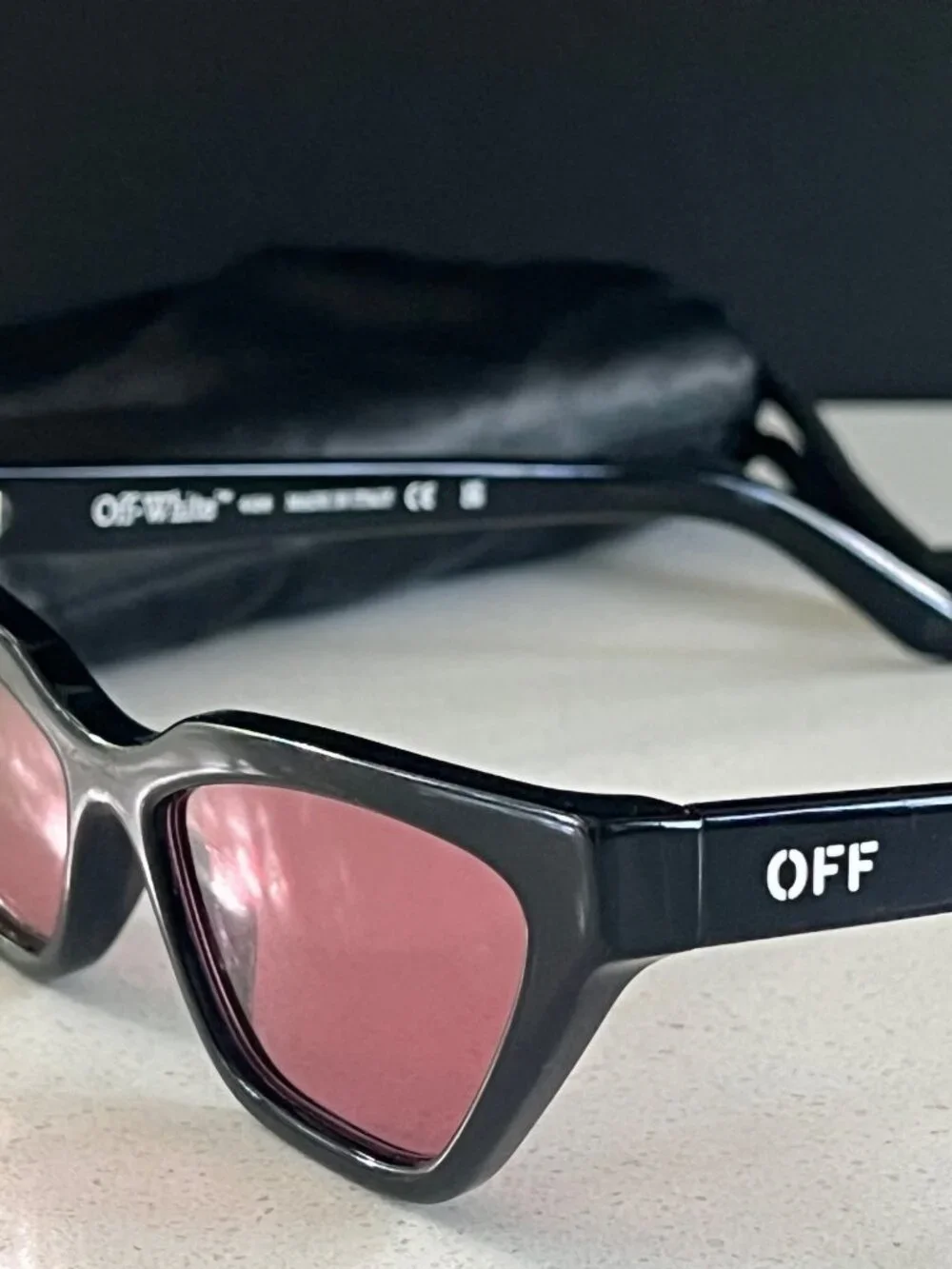 OFF-WHITE™ - MADISON (BLACK | RED) SUNGLASSES